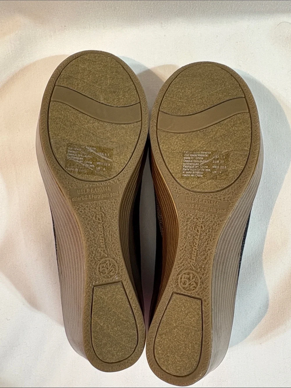 NWT American Eagle Dark Denim Wedges Floral-Insole size 5.5
